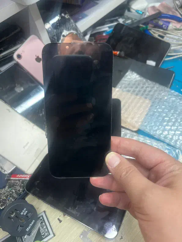 تاچ السیدی آیفون ۱۳و ۱۳ پروصددرصد روکاری lcd 13|لوازم جانبی موبایل و تبلت|تهران, سعادت‌آباد|دیوار