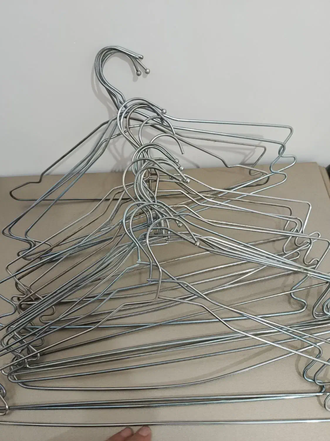 رخت اویز|بندرخت و رخت‌آویز|قم, ولیعصر|دیوار