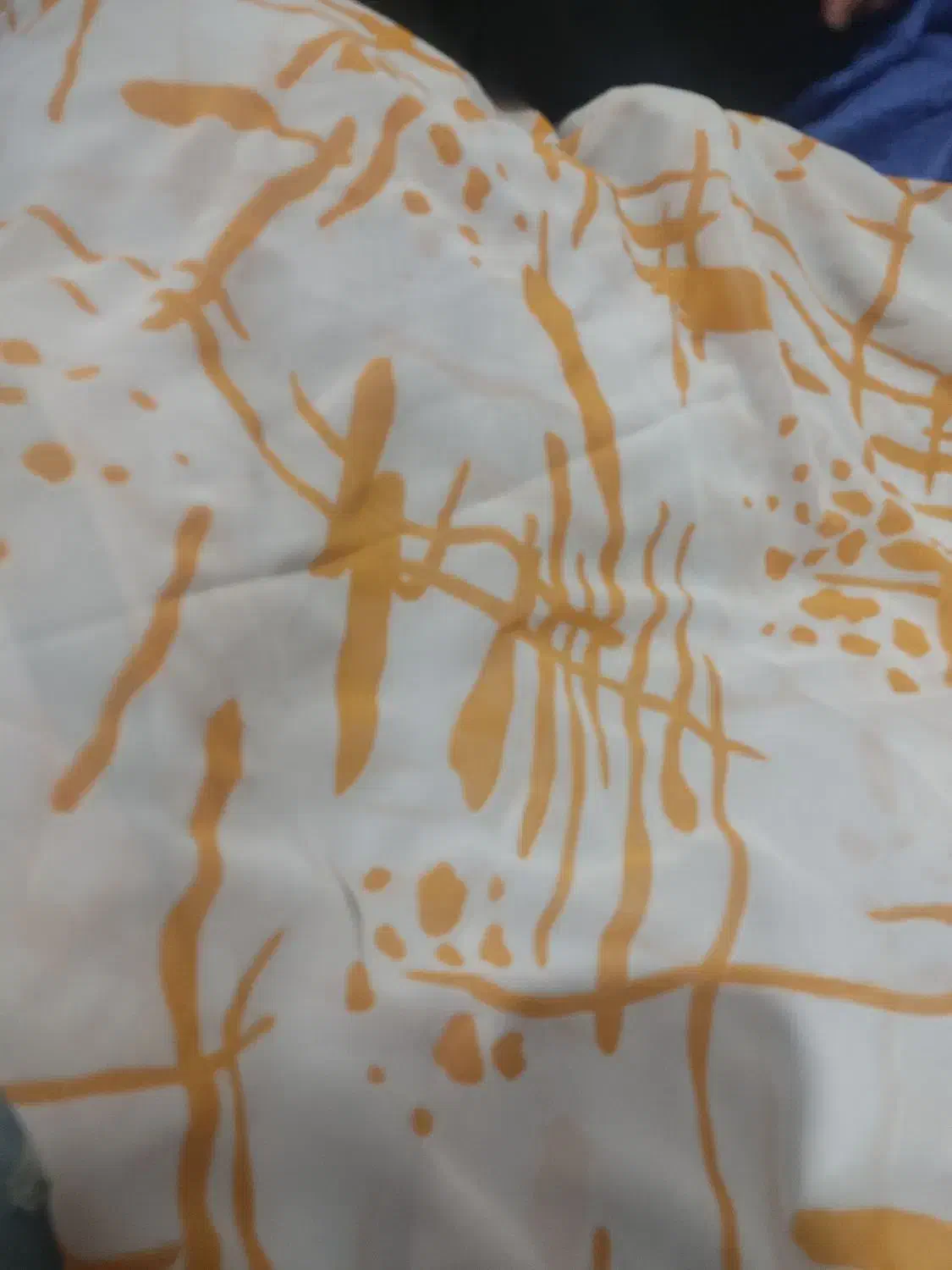 پارچه چادری|لباس|ساوه, |دیوار