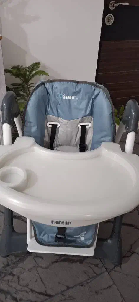 صندلی غذا خارجی|تخت و صندلی بچه|شیراز, سلطان آباد|دیوار