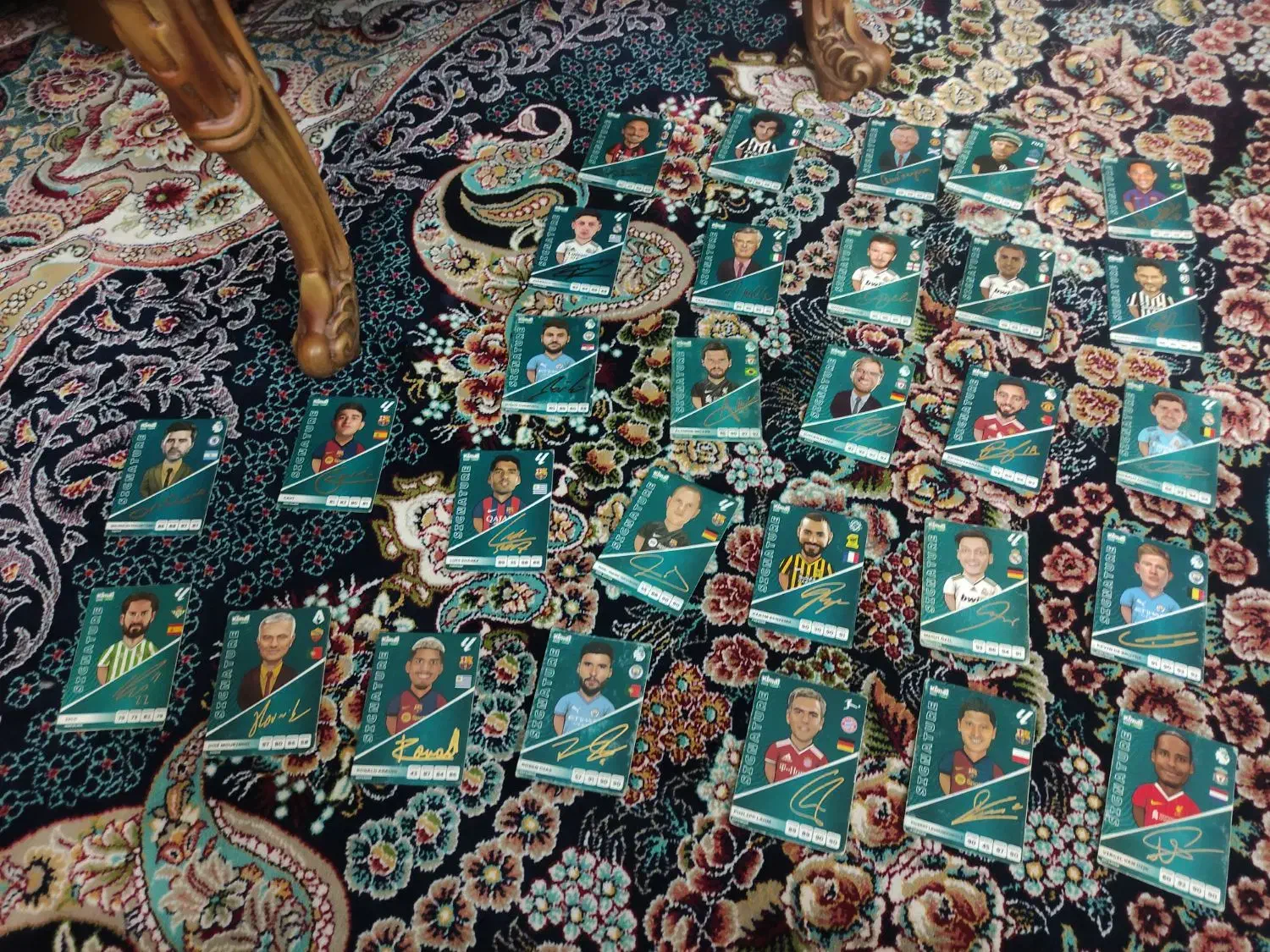 کیمدی|اسباببازی|مشهد, کارمندان دوم|دیوار