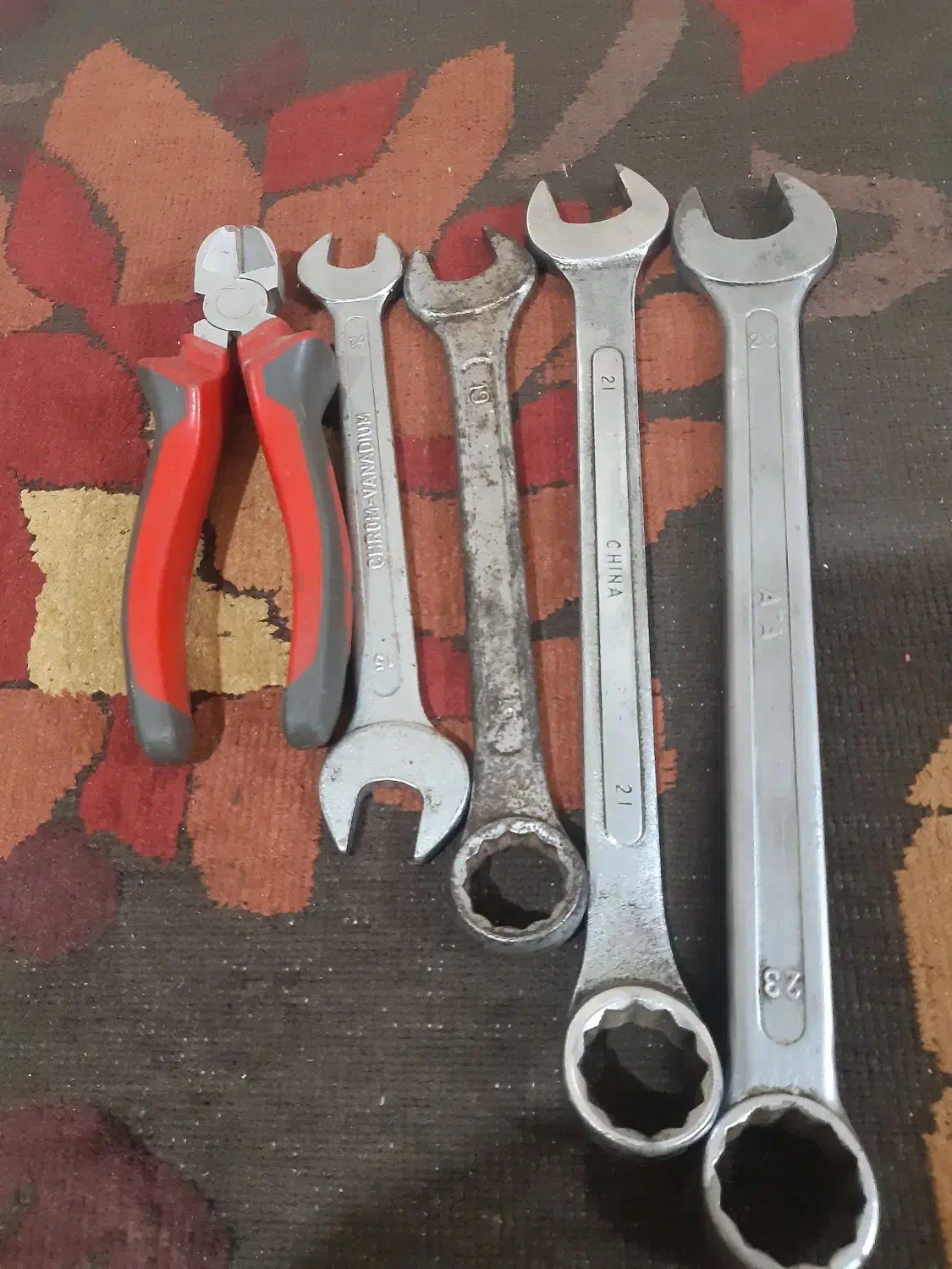 آچار|ابزارآلات|فردیس, انبار نفت|دیوار