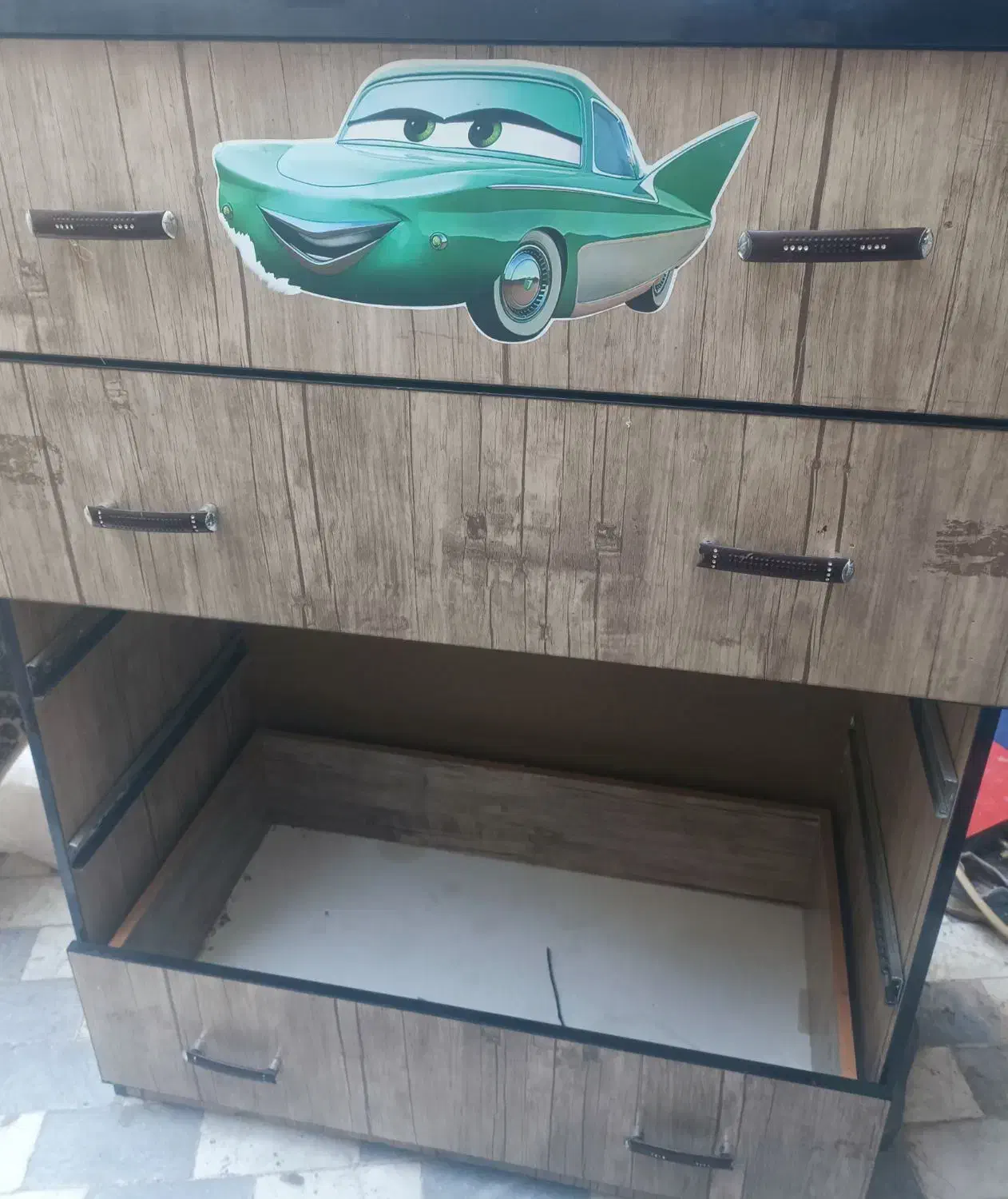 دراور بزرگ نیازمند تعمیر|جاکفشی، کمد، دراور|قم, انسجام|دیوار