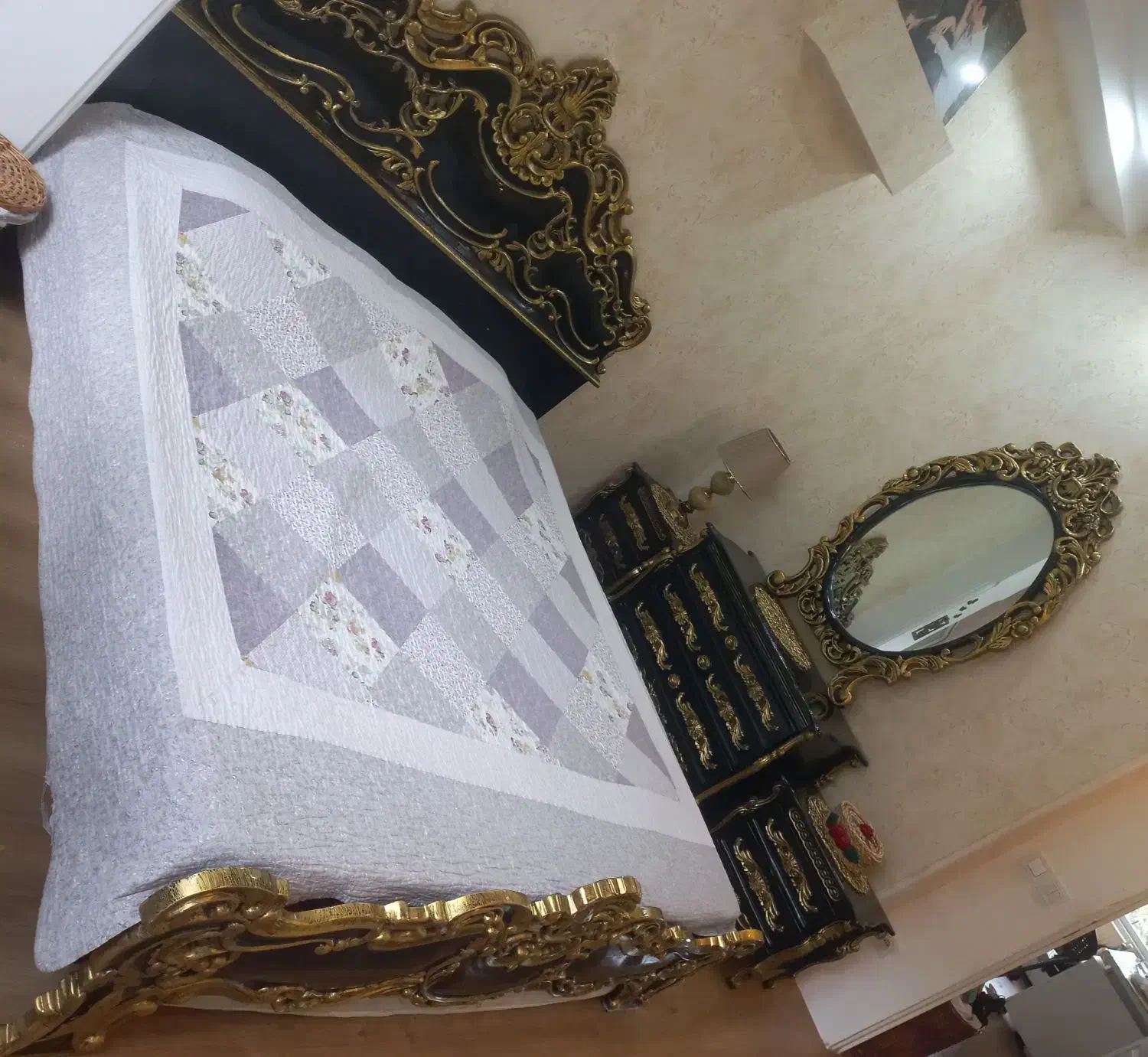 تخت با تشک ومیز اینه چوب راش|تخت و سرویس خواب|لنگرود, |دیوار