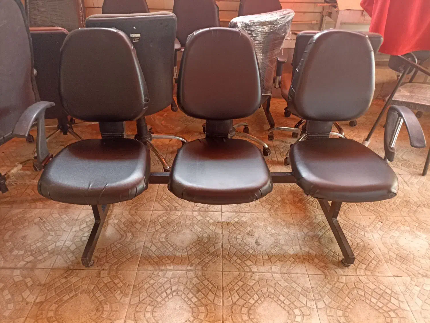 صندلی های اداری تعمیر شده نو|صندلی و نیمکت|اهواز, نبوت|دیوار