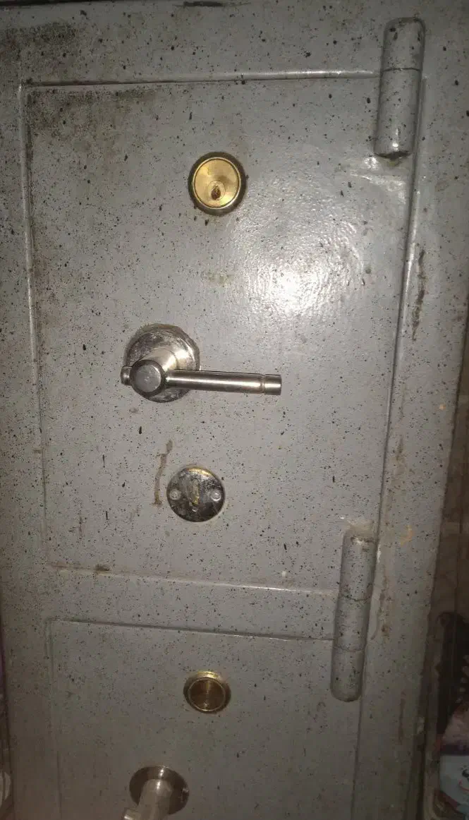 گاوصندوق|ابزارآلات|مشهد, تربیت (صدف)|دیوار