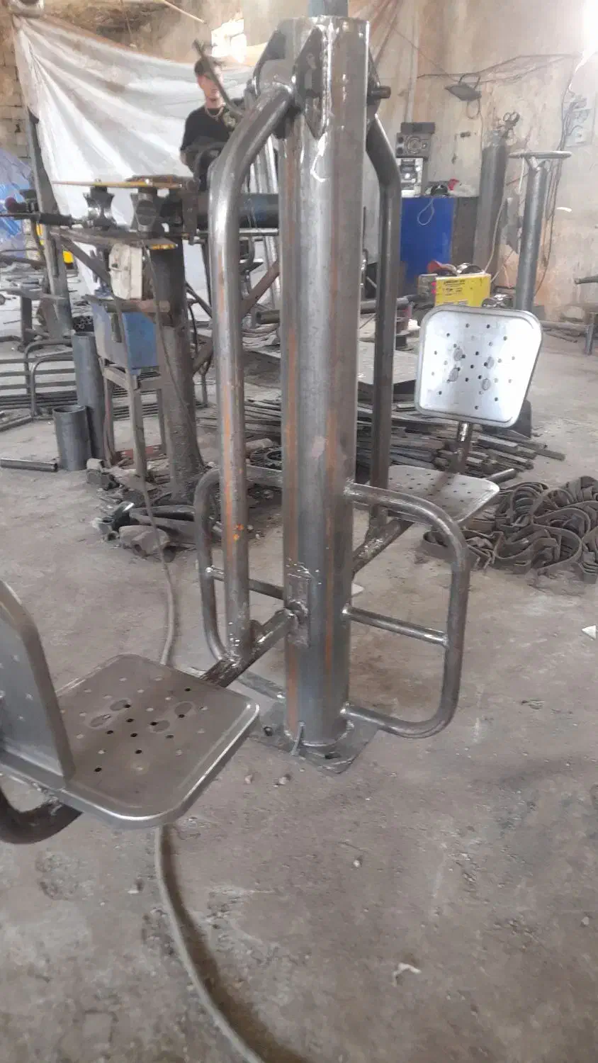 کارگر جوشکار و آهنگر و کارگر ساده|استخدام صنعتی، فنی، مهندسی|شاهدشهر, |دیوار