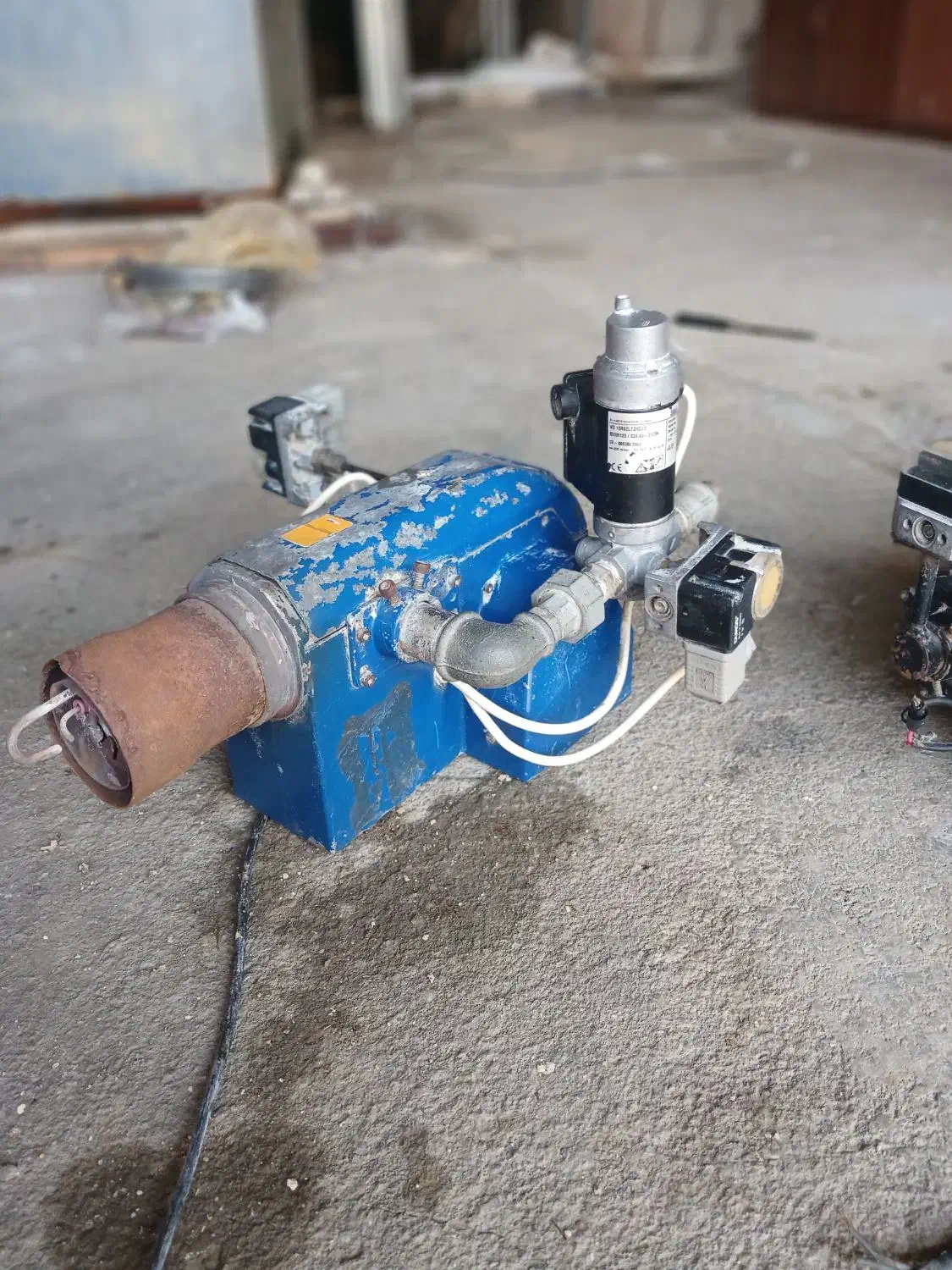 مشعل گاز سوز|ماشین‌آلات صنعتی|صومعه‌سرا, |دیوار