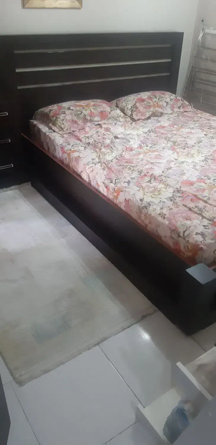 سرویس خواب دو نفره و کمد|تخت و سرویس خواب|هشتگرد, شهرک ارم غربی|دیوار