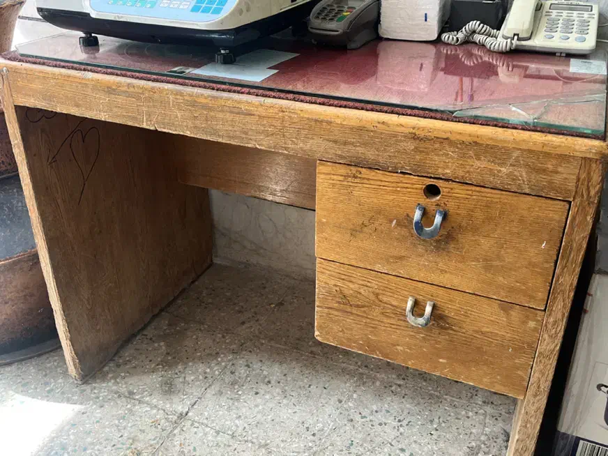 میز چوبی تحریر|میز تحریر و کامپیوتر|الیگودرز, |دیوار