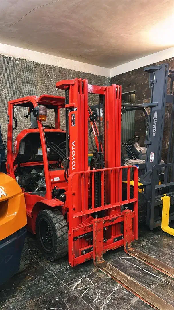 لیفتراک تویوتا 2.5 تن  دیزل|خودرو سنگین|تهران, چیتگر شمالی|دیوار