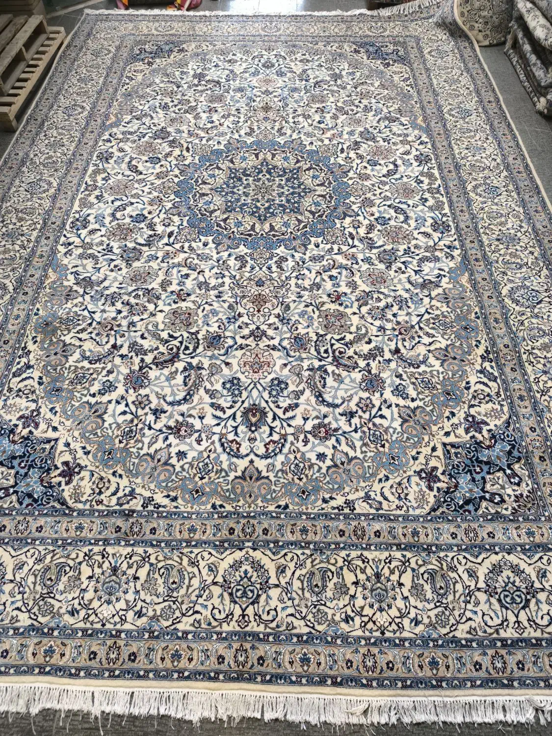 فرش دستباف نایین 24 متری در حد نو|فرش|اصفهان, نقش جهان|دیوار