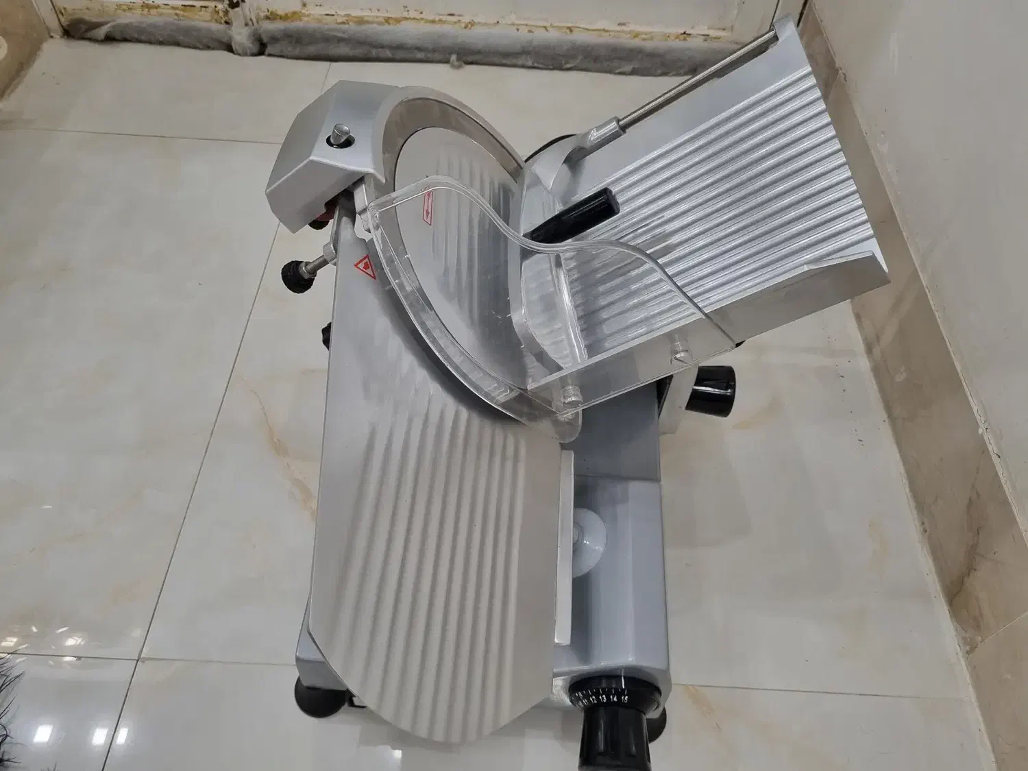 کالباس بر محک|فروشگاه و مغازه|شیراز, میرزاکوچک خان|دیوار