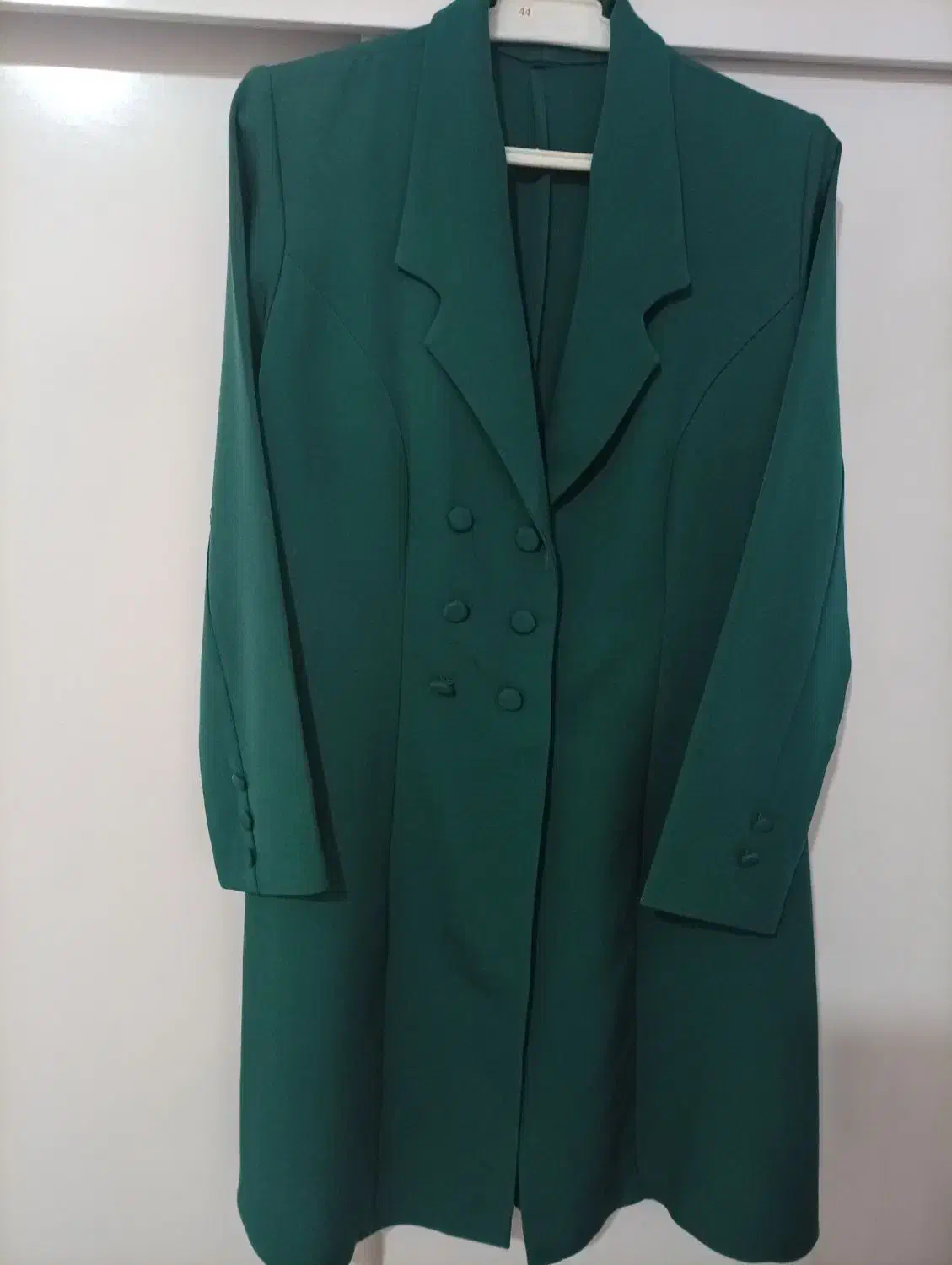 چندتا لباس پوشیده شده|لباس|پردیس, فاز ۶|دیوار