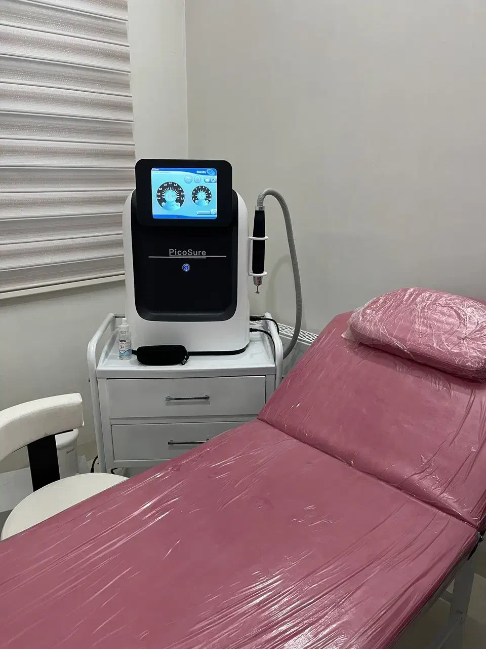 لیزر موهای زائد بلک فرایدی|خدمات آرایشگری و زیبایی|زنجان, |دیوار