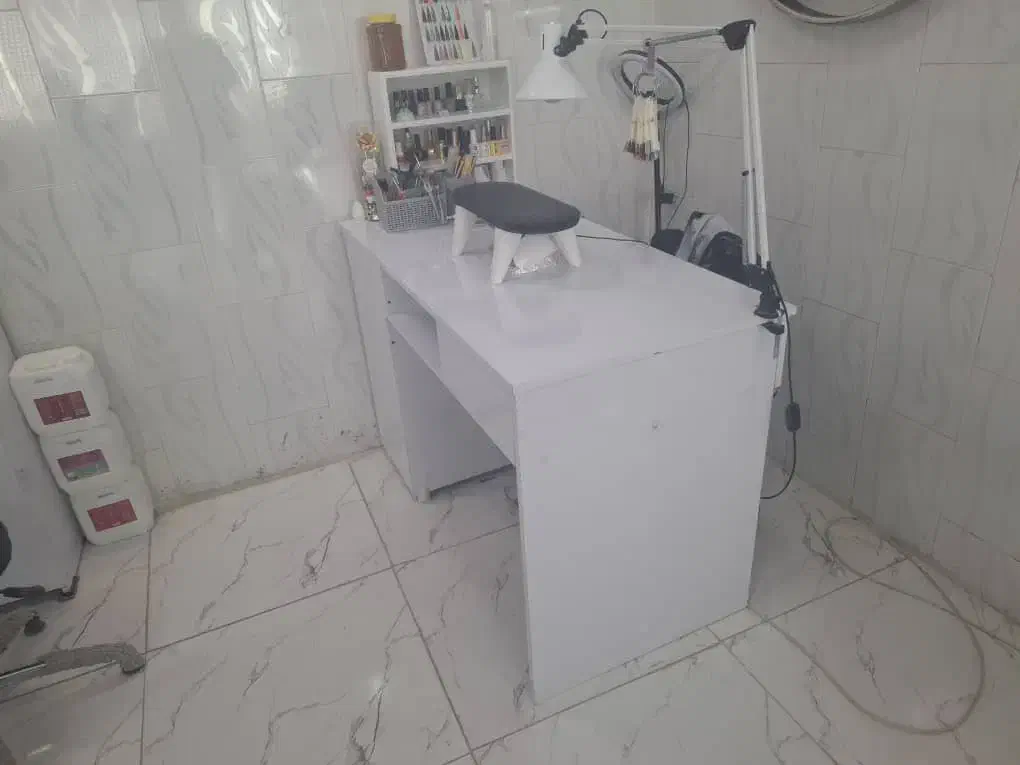 میز ناخن|آرایشگاه و سالنهای زیبایی|شهرکرد, |دیوار