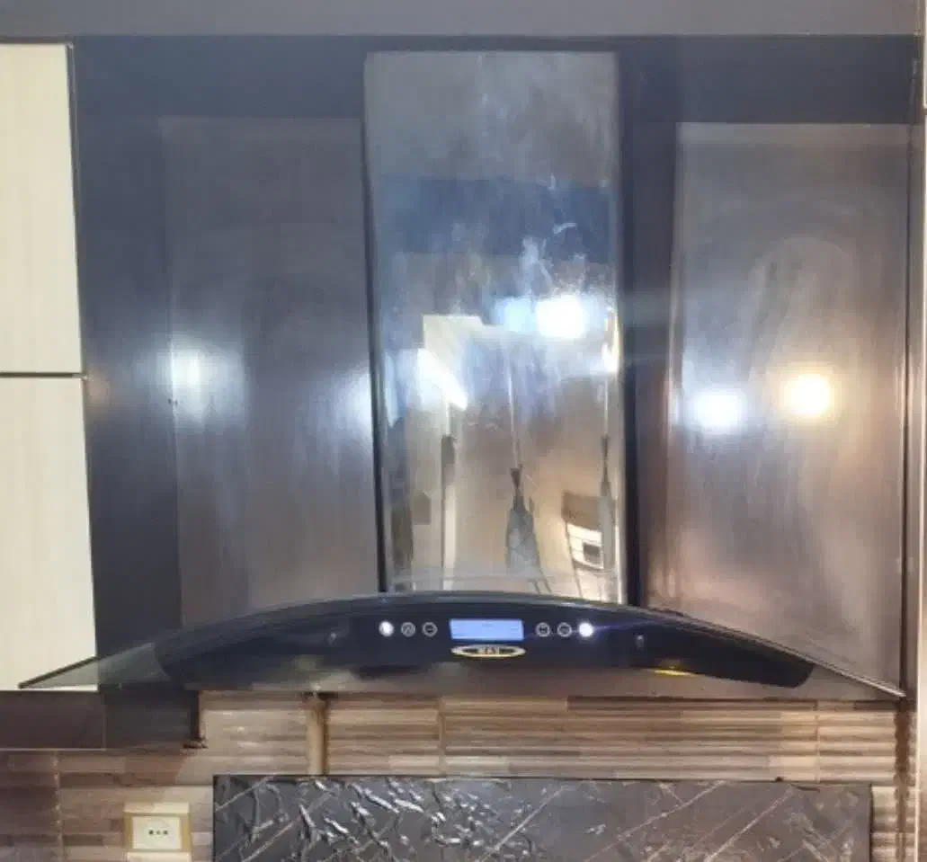 هود مکث|هود|مشهد, سرافرازان|دیوار