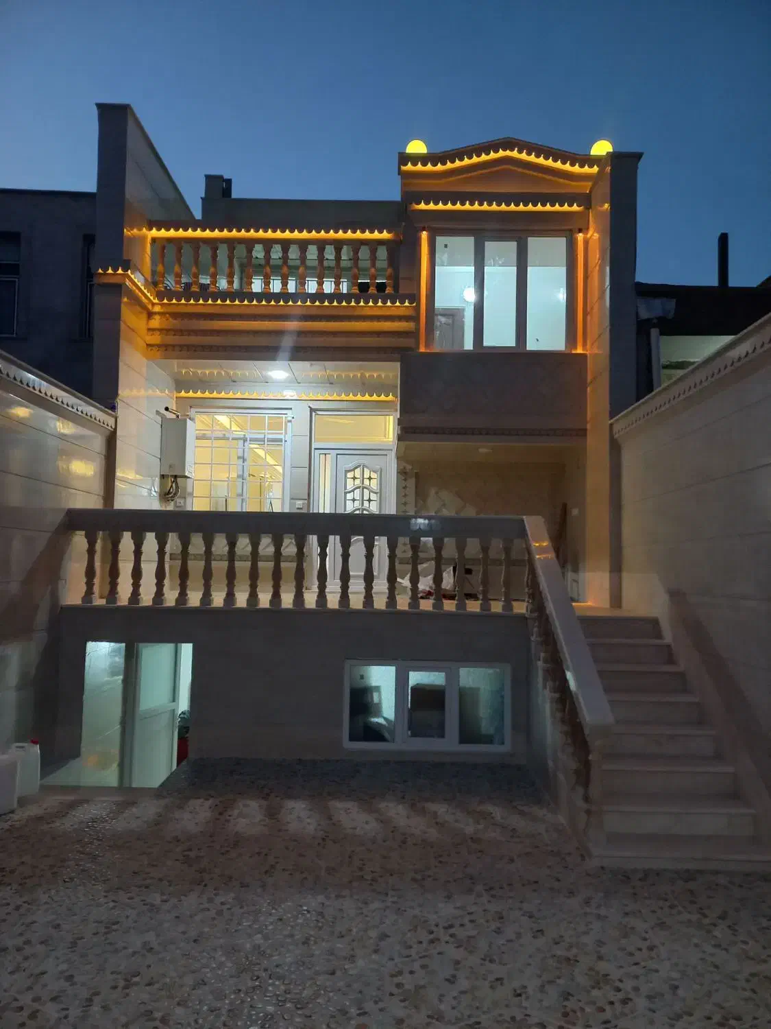 درب و پنجره پی وی سی|خدمات پیشه و مهارت|ساوه, |دیوار