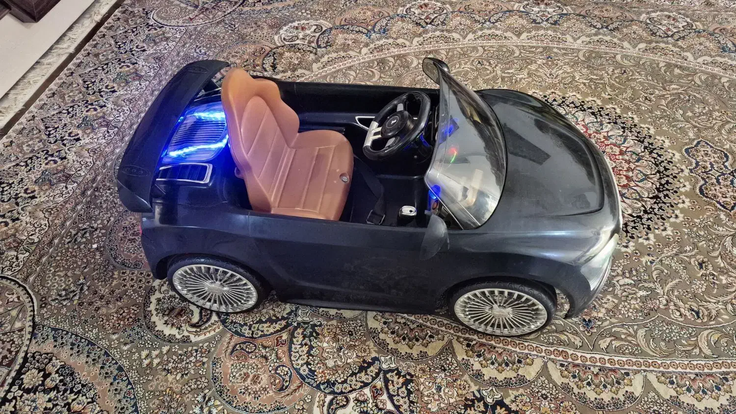 ماشین شارژی سالم و تمیز|اسباببازی بچه|پیر بکران, |دیوار