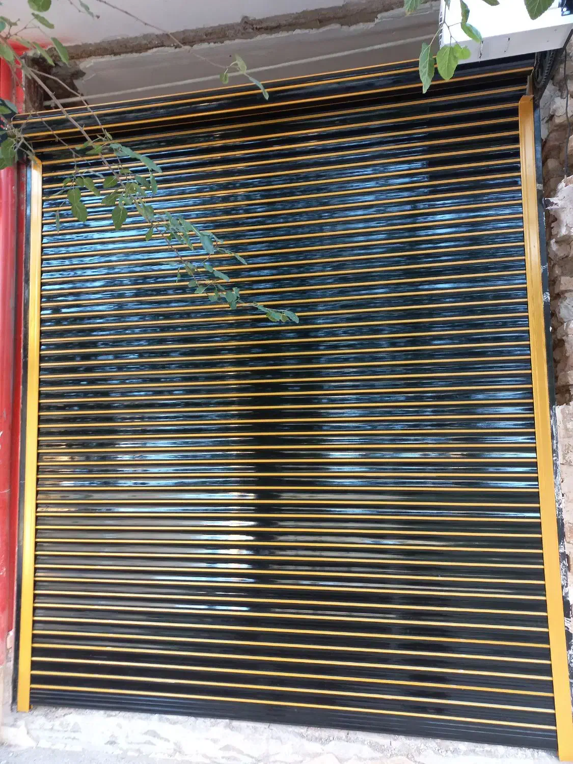 تعمیرات و نصب کرکره برقی و شیشه سکوریت|خدمات پیشه و مهارت|قم, نیروگاه|دیوار