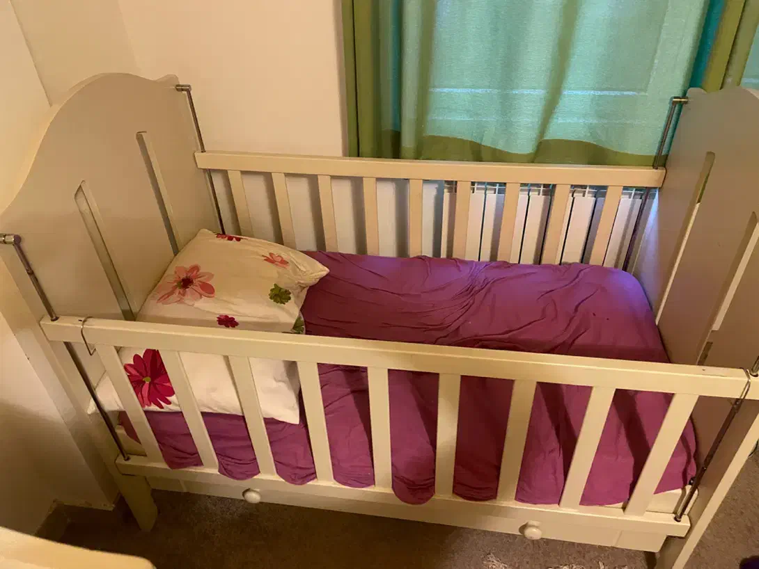 ۲عدد تخت کودک با تشک|تخت و صندلی بچه|رویان, |دیوار