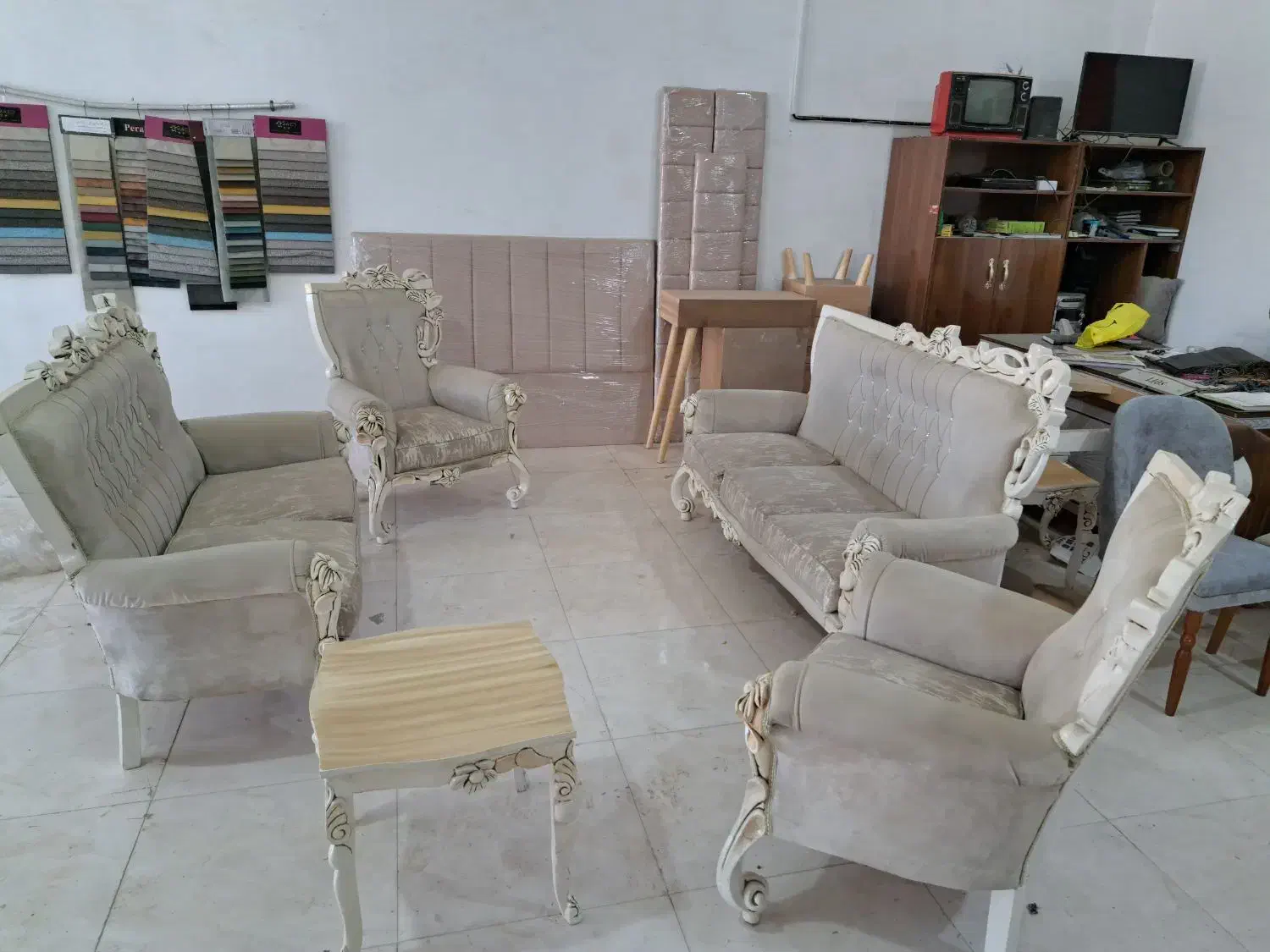 یک دست مبل ۷ نفره مدل نیلوفر در حد نو|مبلمان خانگی و میز عسلی|ملایر, |دیوار