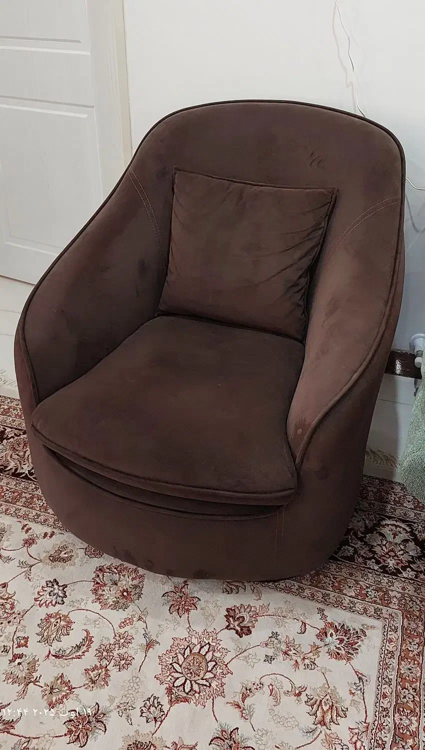 یک دست مبل ۸نفره به همراه میز جلو مبلی|مبلمان خانگی و میز عسلی|یزد, |دیوار