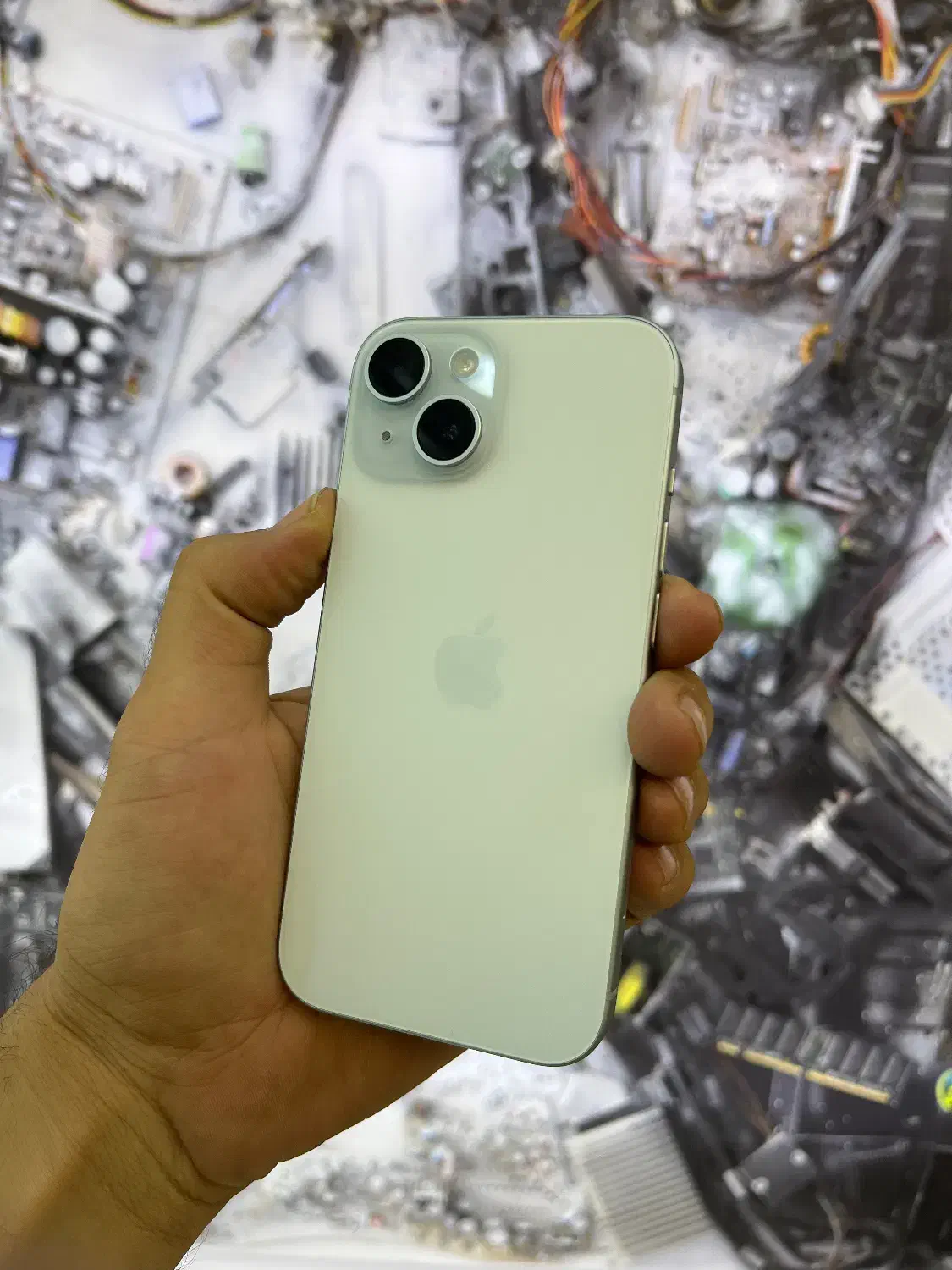 ایفون 15نرمال رنگ  ابی پارت نامبر CH/A ۱۲۸گیگ|موبایل|اصفهان, احمدآباد|دیوار