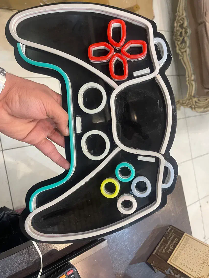 نئون دسته بازی|کنسول، بازی ویدئویی و آنلاین|اصفهان, باب الدشت|دیوار