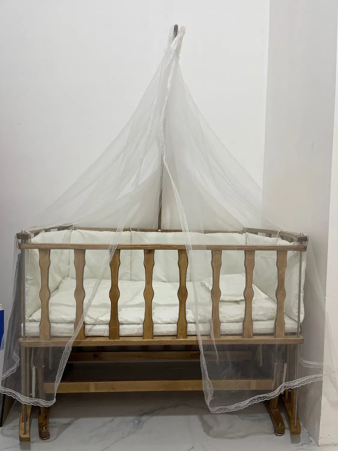 تخت گهواره ای|تخت و صندلی بچه|چناران, |دیوار