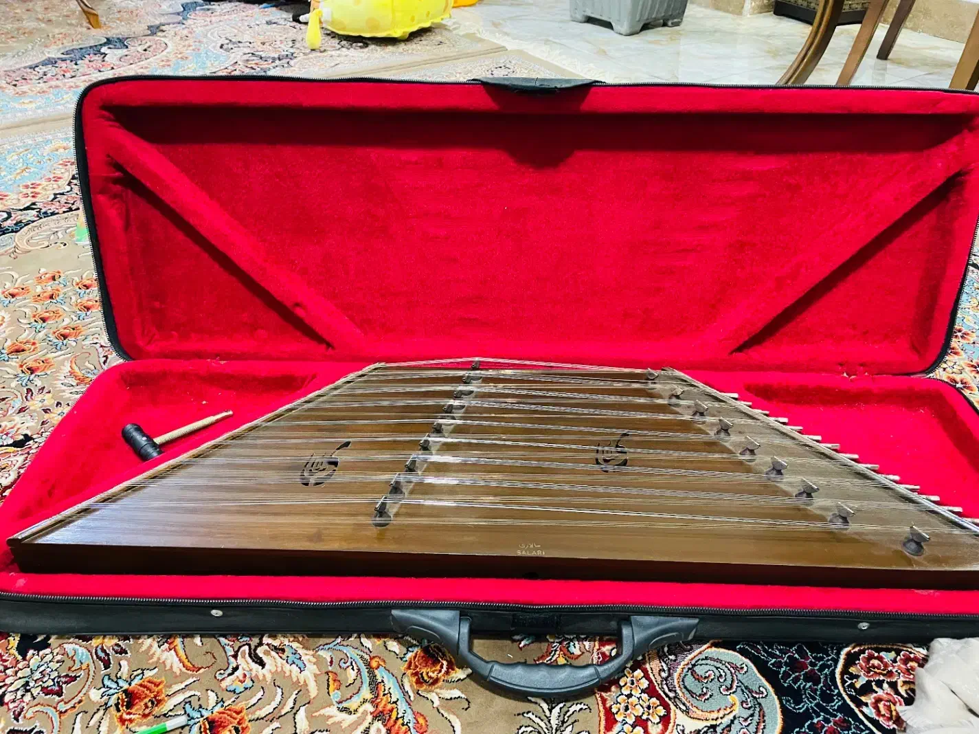 سنتور سالاری|سازهای سنتی|آمل, |دیوار