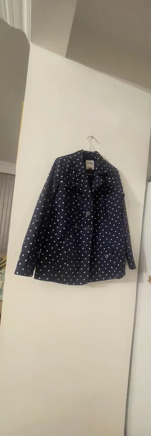 لباس بیرونی|لباس|نیشابور, کوی فرهنگیان|دیوار