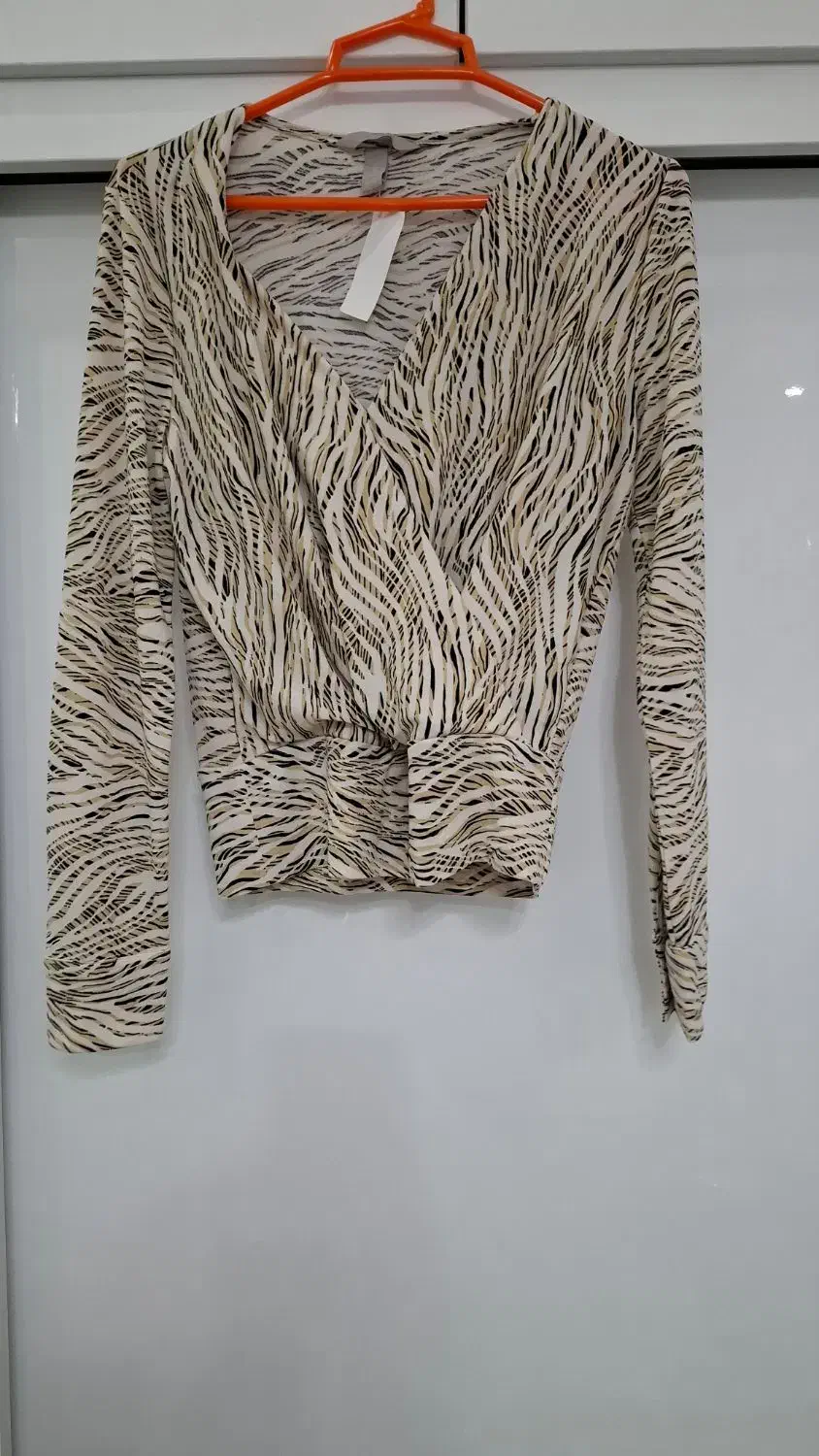 شومیز شلوار بلوز ژاکت|لباس|رشت, چله خانه|دیوار