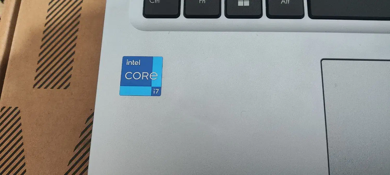 لپ asus x1502ZAEj1429 در حد نو ۵ ماه خریداری شده|رایانه همراه|شیراز, شهرک فرهنگیان|دیوار