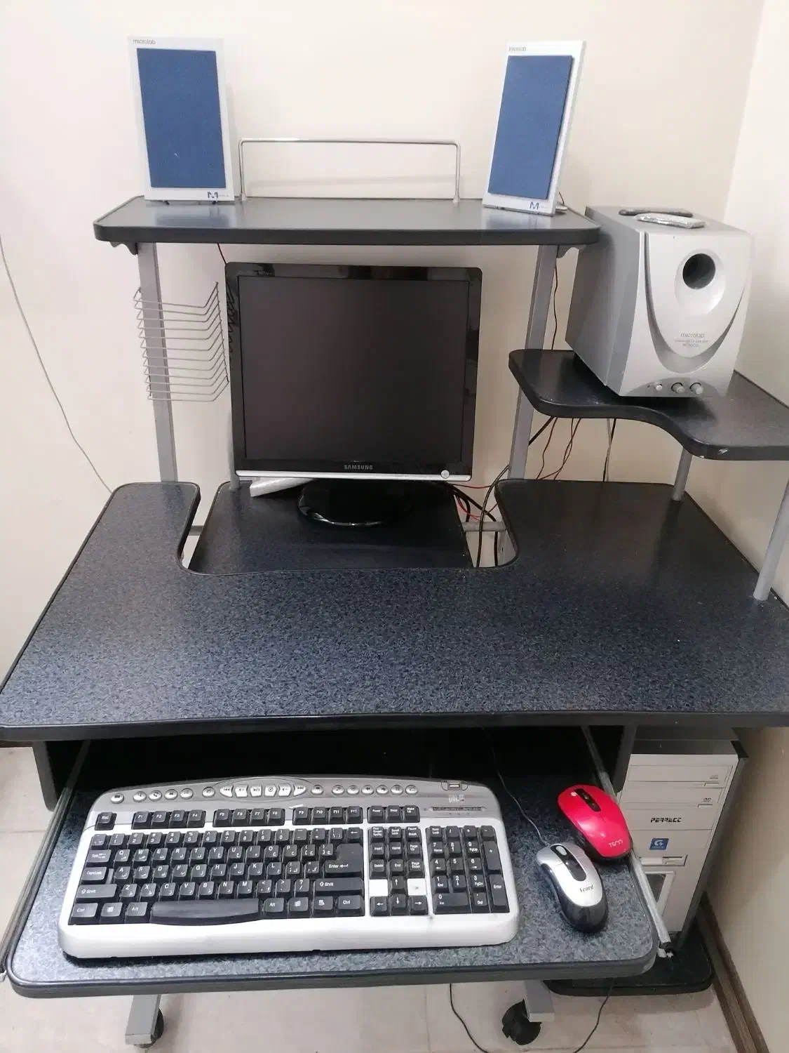 میز کامپیوتر|میز تحریر و کامپیوتر|شاهینشهر, عطار|دیوار