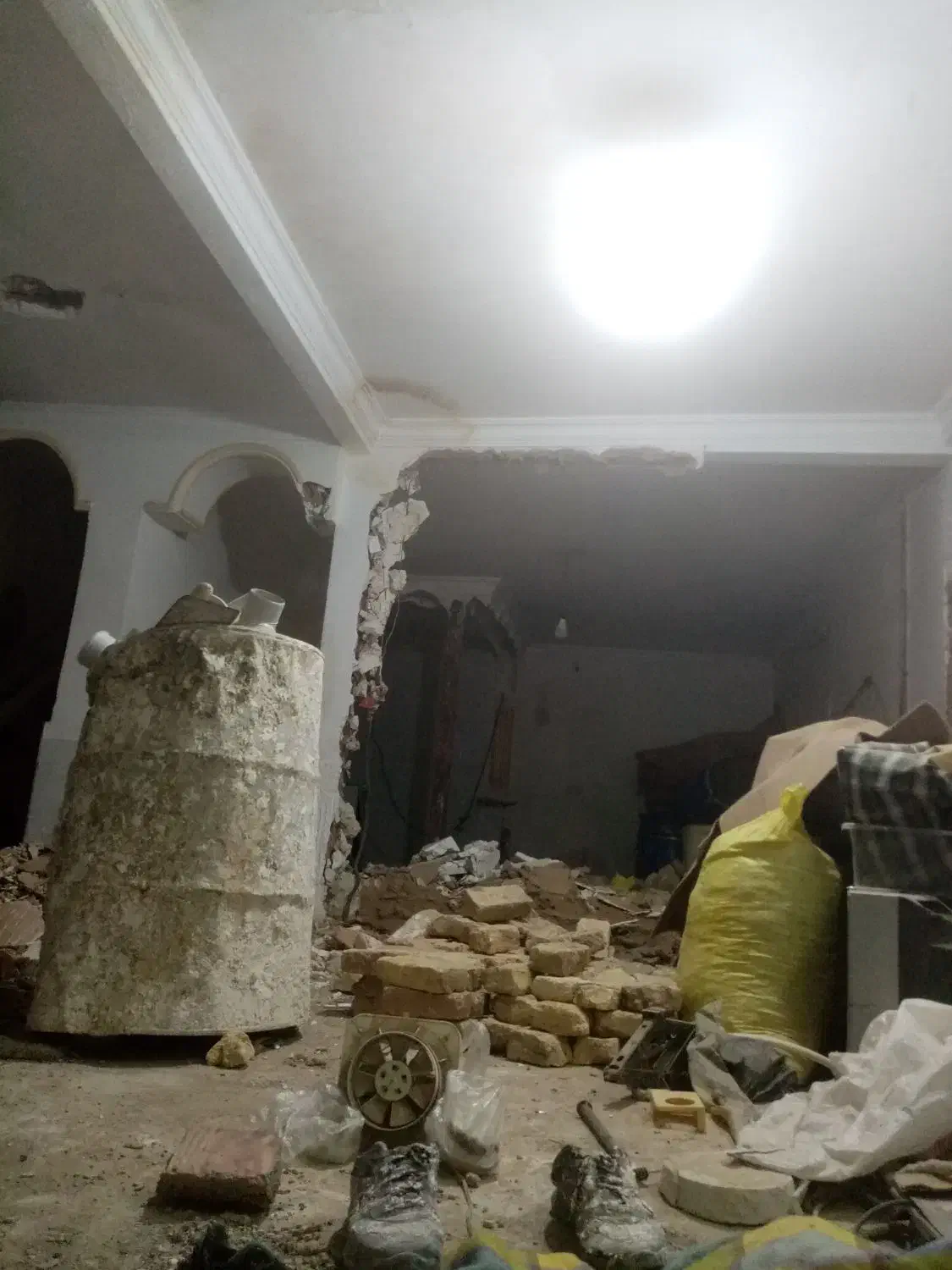 گچکاری بنایی کاشی تخریب|خدمات پیشه و مهارت|مشهد, چهنو|دیوار