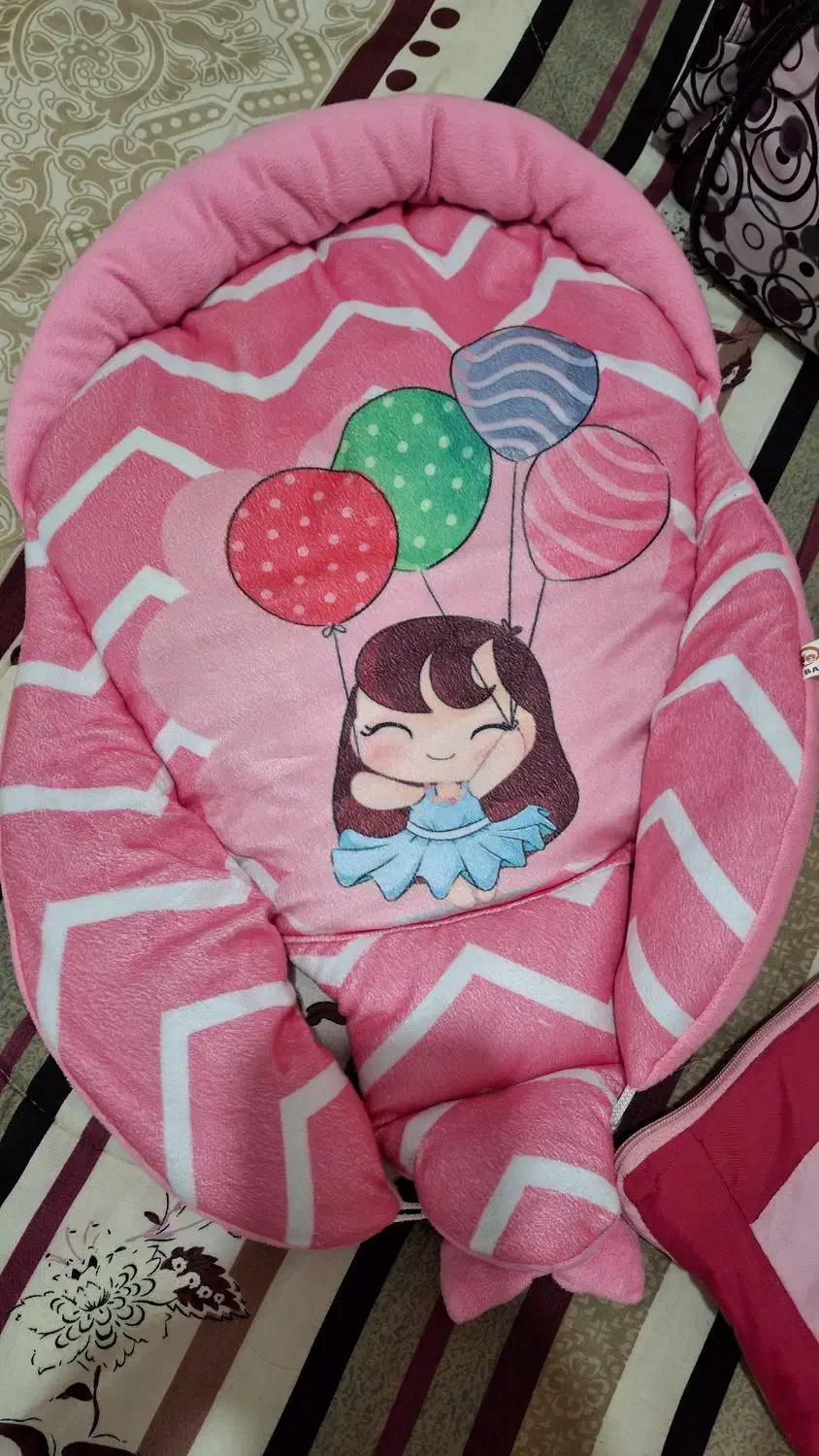 کیف و آغوشی و قنداق نوزاد دخترانه|کفش و لباس بچه|شاهینشهر, خانه کارگر|دیوار