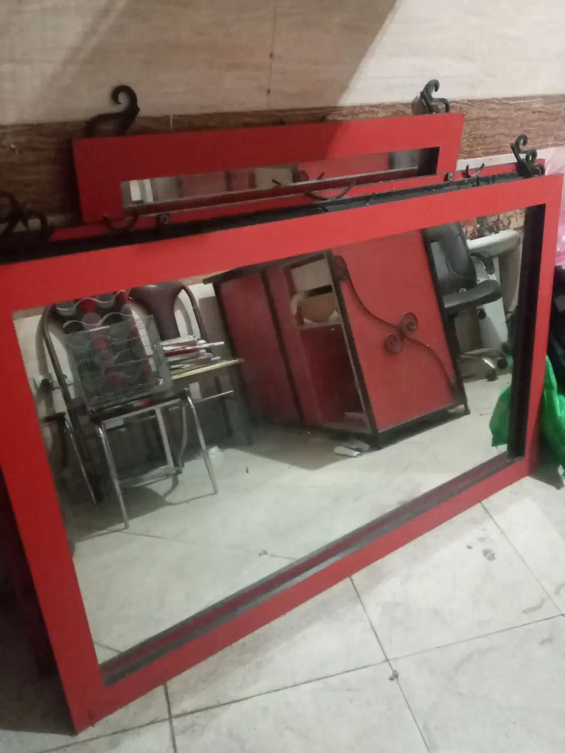 آینه برای آرایشگاه|آرایشگاه و سالن‌های زیبایی|رشت, نیکمرام|دیوار