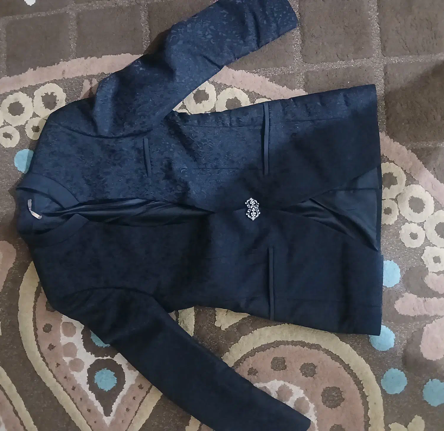 تک کت جنس خارجی|لباس|رشت, رودباری|دیوار