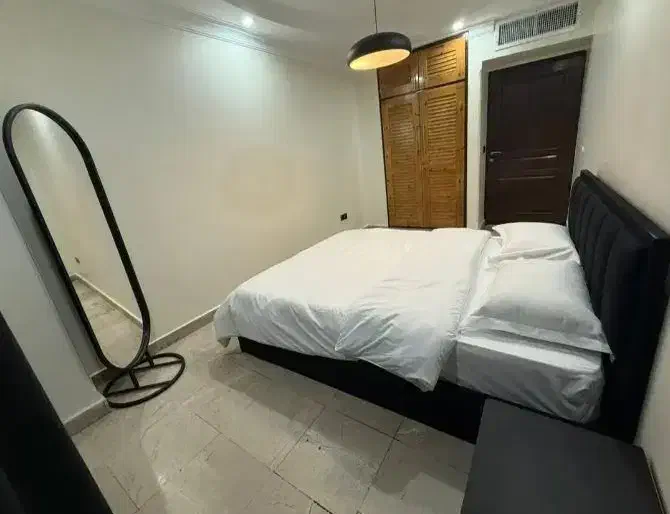 مبله تمیز لوکس ساعتی|اجارهٔ کوتاهمدت آپارتمان و سوئیت|شیراز, شهرک گلها|دیوار