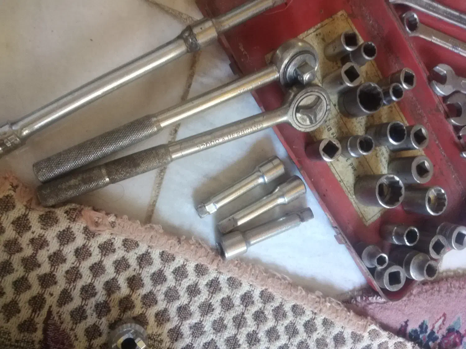 بوکس و آچار قدیمی|کلکسیون اشیاء عتیقه|اندیشه, اندیشه فاز ۳|دیوار