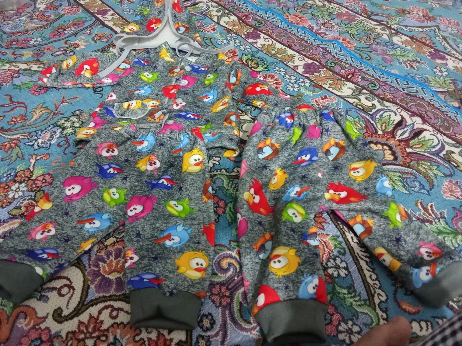 لباس نوزادی نو پسرانه|کفش و لباس بچه|قم, قلعه کامکار|دیوار