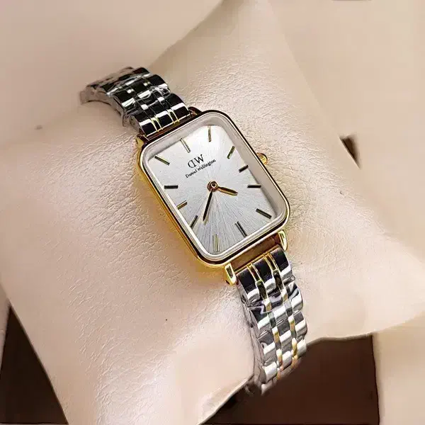 ساعت مچی زنانه DW ظریف موتور ژاپن (دنیل ویلینگتون)|ساعت|اصفهان, امامزاده اسماعیل|دیوار