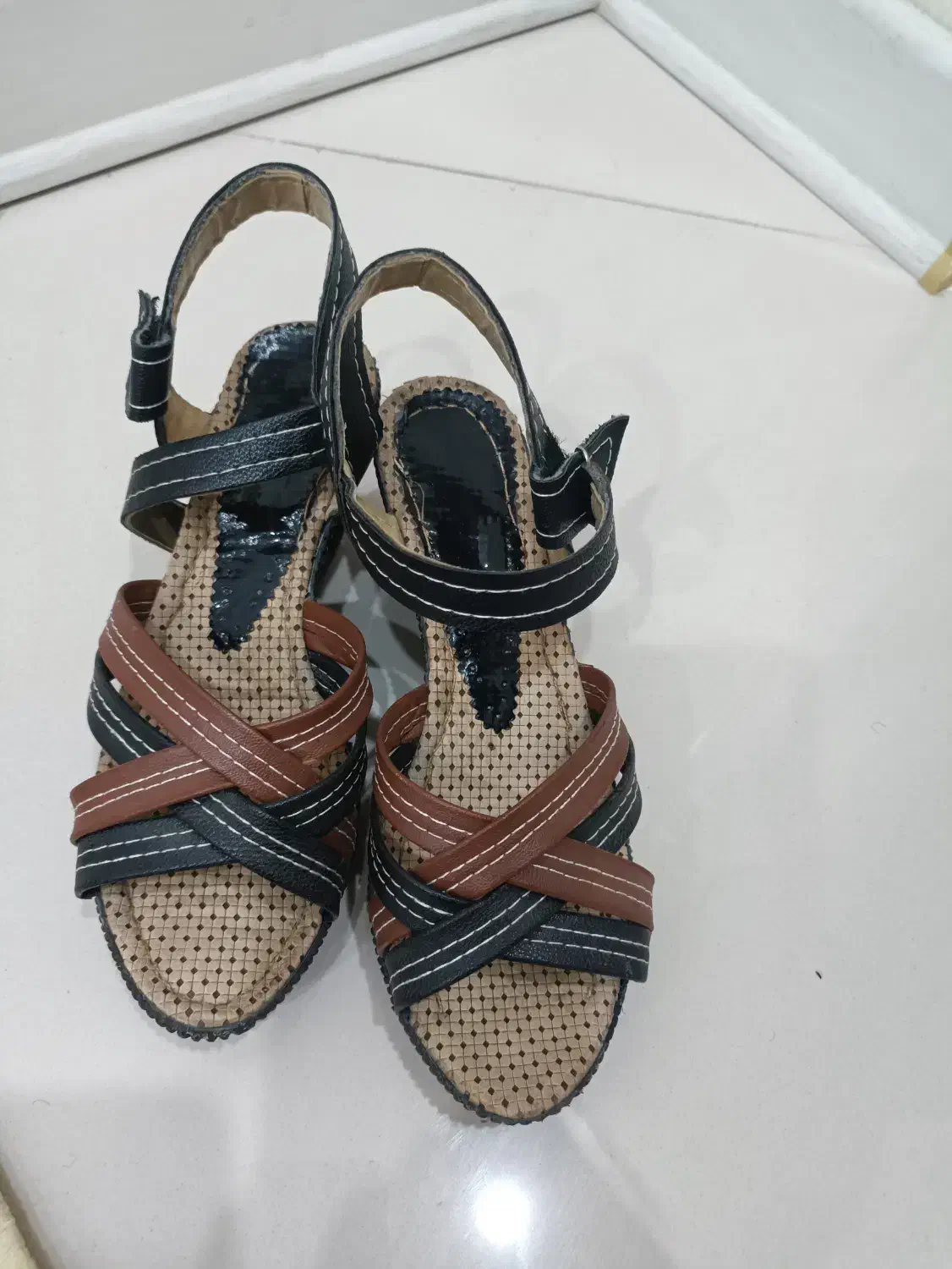 صندل|کیف، کفش، کمربند|بیرجند, |دیوار