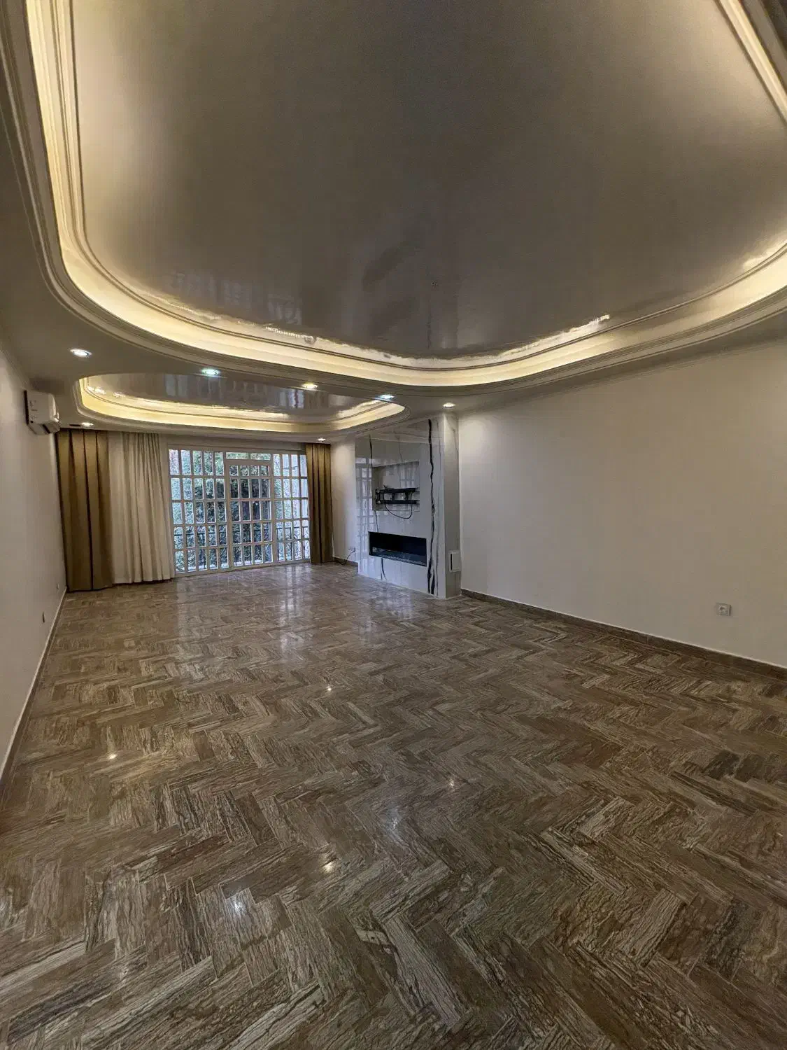 ۱۴۰متری در زعفرانیه سعداباد/تکواحدی/تراس ویو مشجر