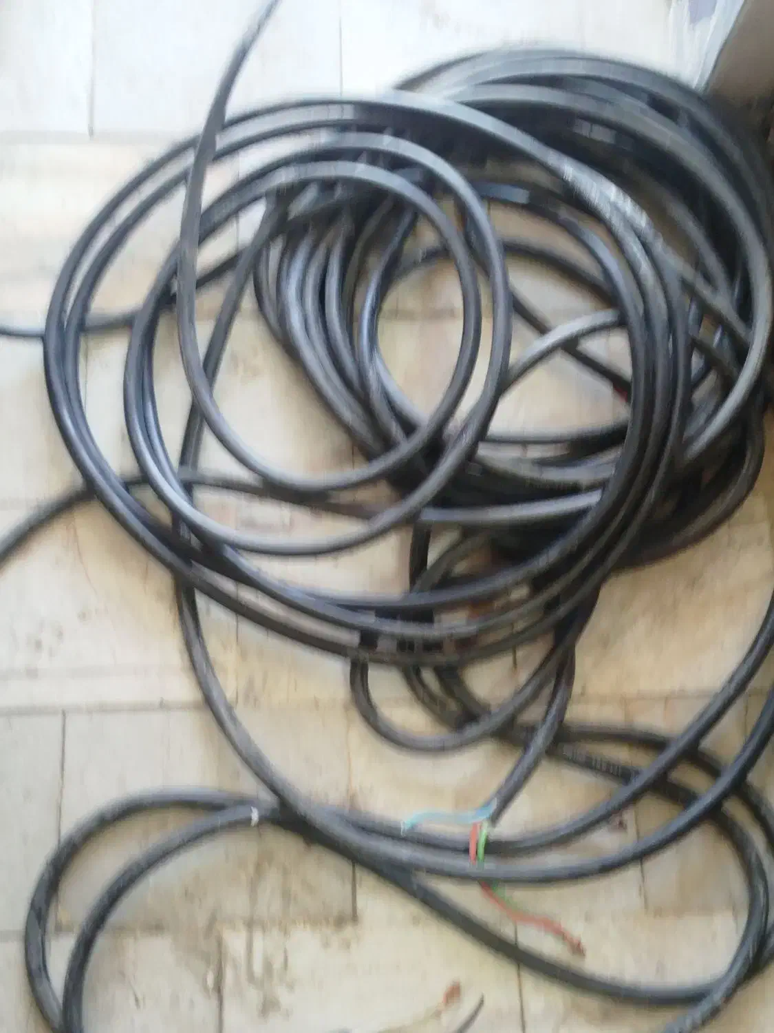 مقداری کابل|مصالح و تجهیزات ساختمان|همدان, |دیوار