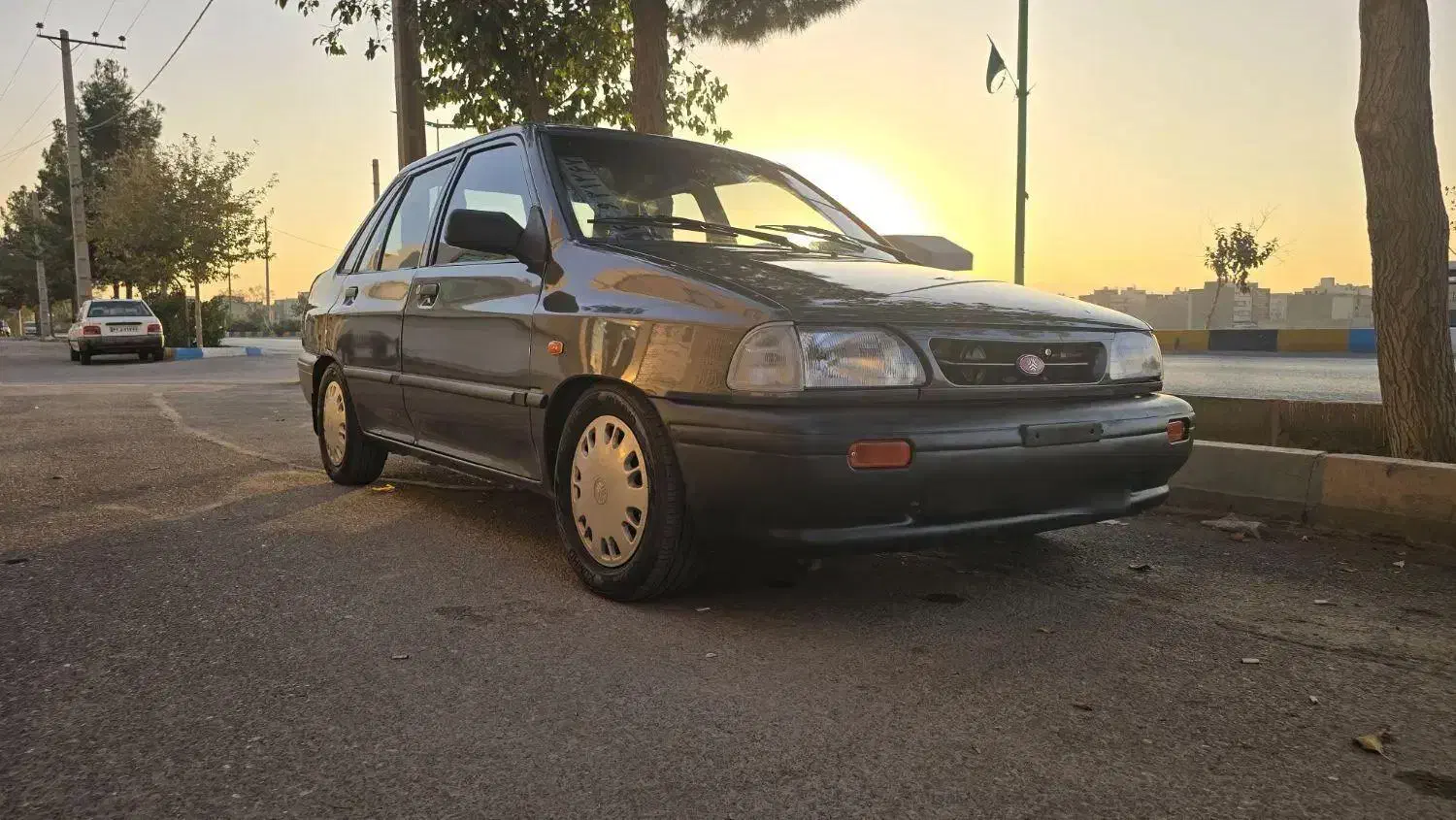 فروش ماشین مدل ۸۳|خودرو سواری و وانت|برخوار, |دیوار