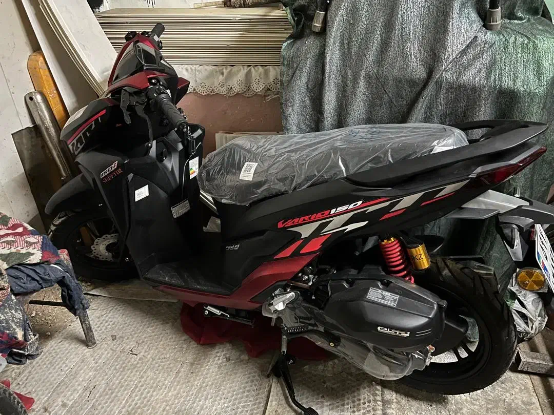 کلیک 1403 خشک|موتورسیکلت|گرگان, |دیوار