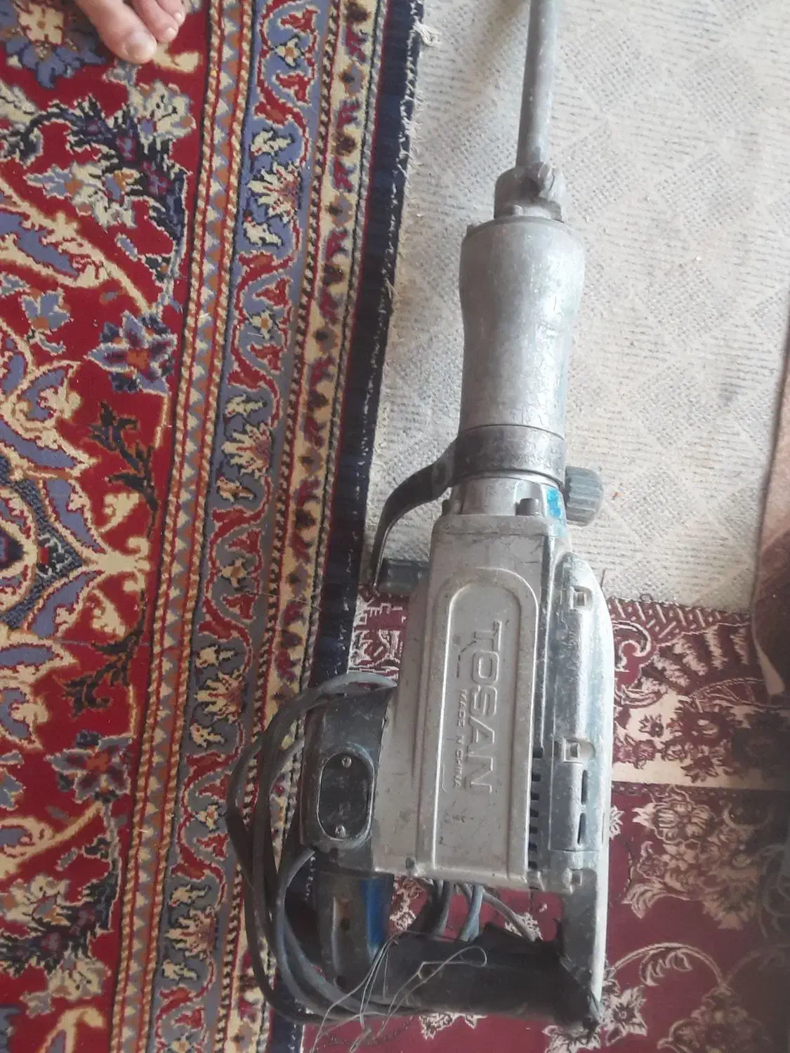 هیلتی تک حالت|ابزارآلات|برخوار, |دیوار