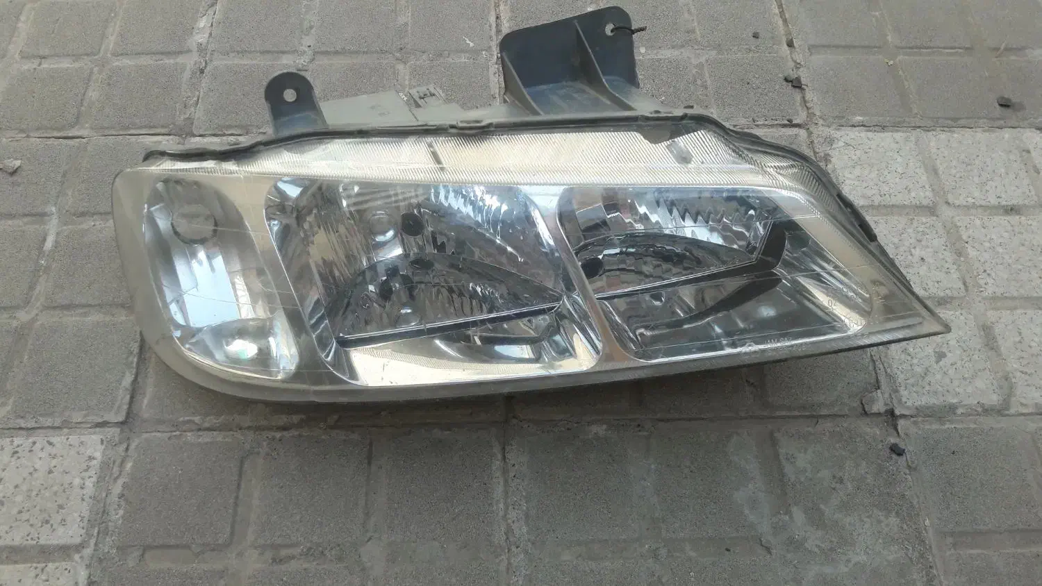 تعدادی چراغ خودرو|قطعات یدکی و لوازم جانبی|کرمانشاه, |دیوار